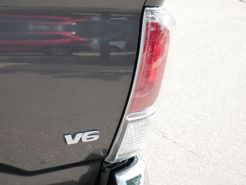 Used 2023 Toyota Tacoma TRD Off-Road AWD/4WD image 17