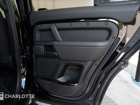 Used 2026 Land Rover Defender 110 OCTA AWD/4WD image 31