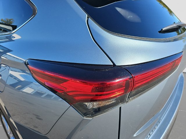 Used 2022 Toyota Highlander LE FWD image 36