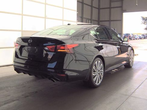 Used 2025 Nissan Altima 2.5 SL FWD image 3