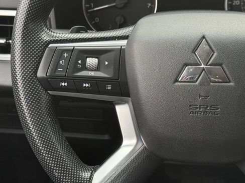 Used 2023 Mitsubishi Outlander ES AWD/4WD image 13