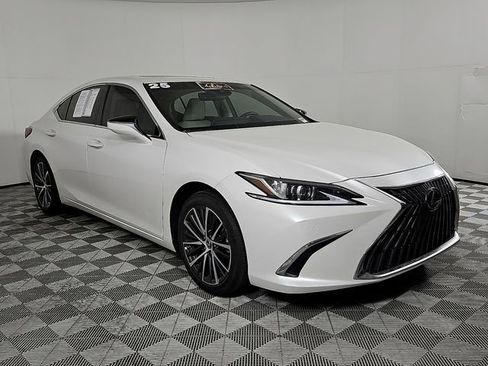 Used 2025 Lexus ES 350 w/ Premium Package image 3