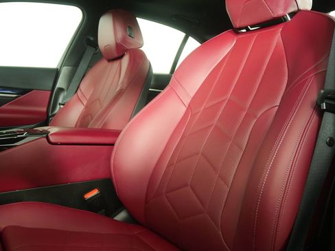 Used 2025 BMW 540i xDrive image 10