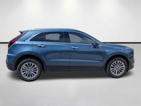 Used 2025 Cadillac XT4 Premium Luxury FWD image 3