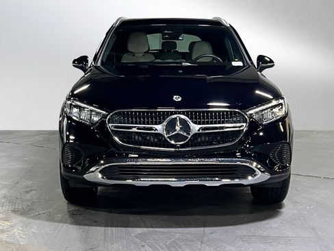 Used 2025 Mercedes-Benz GLC 300 4MATIC image 8