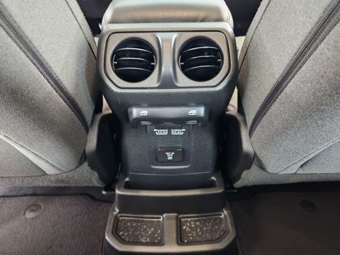 Used 2024 Jeep Wrangler Unlimited Sahara AWD/4WD image 32