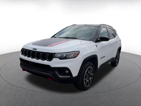 Used 2025 Jeep Compass Trailhawk w/ Trailer Tow Group image 7