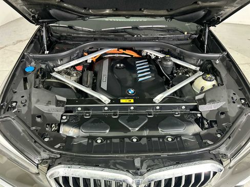 Used 2022 BMW X5 xDrive45e w/ Climate Comfort Package image 18