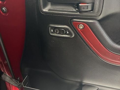 Used 2013 Jeep Wrangler Unlimited Sport image 28