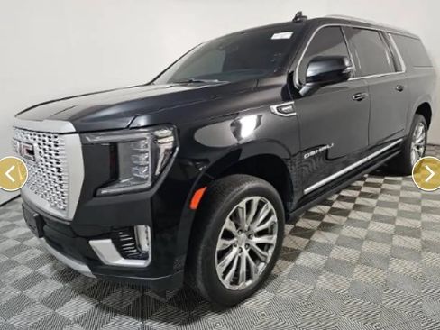 Used 2022 GMC Yukon XL Denali AWD/4WD image 1