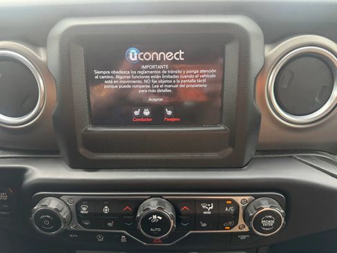 Used 2020 Jeep Wrangler Unlimited Rubicon w/ Dual Top Group AWD/4WD image 18