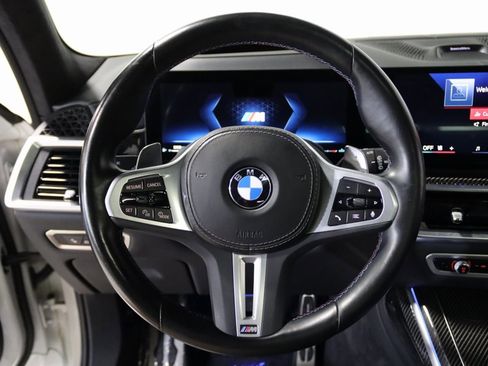 Used 2024 BMW X7 M60i image 41