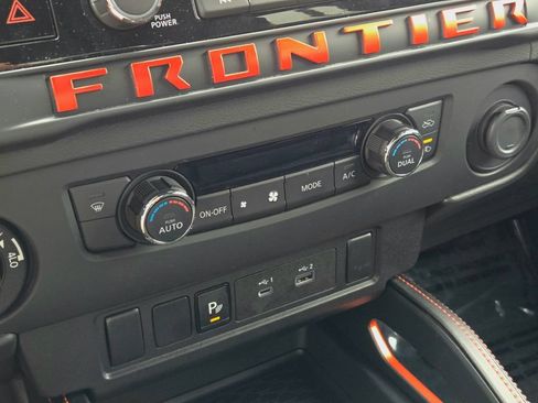 Used 2025 Nissan Frontier PRO-4X AWD/4WD image 32