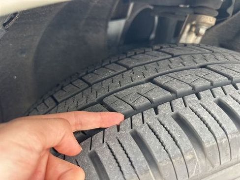 Used 2020 Jeep Grand Cherokee Altitude image 24