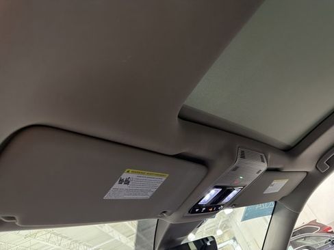 Used 2024 Volkswagen Atlas SEL image 11