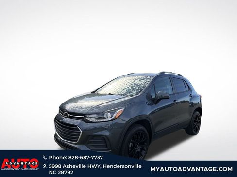 Used 2022 Chevrolet Trax LT w/ Driver Confidence Package image 1