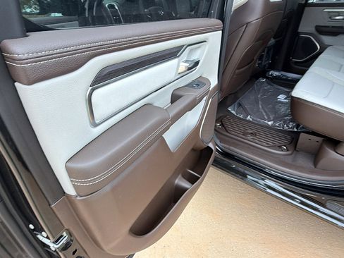 New 2026 RAM 1500 Laramie AWD/4WD image 18