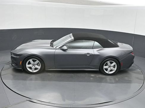 Used 2026 Ford Mustang Premium RWD image 39