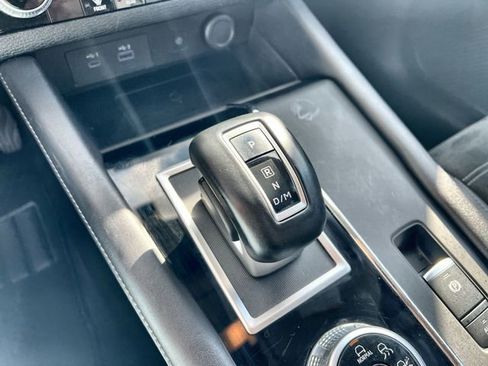 Used 2024 Mitsubishi Outlander SE image 15