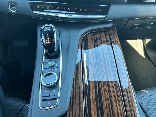 Used 2022 Cadillac Escalade Premium Luxury AWD/4WD image 21