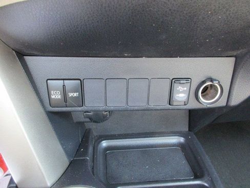 Used 2013 Toyota RAV4 LE FWD image 25