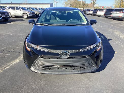 Used 2025 Toyota Corolla LE image 4