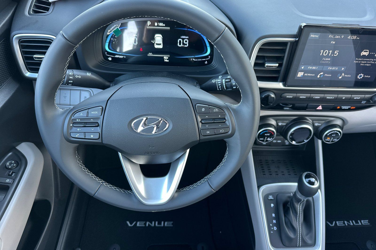 Used 2026 Hyundai Venue SEL FWD image 13