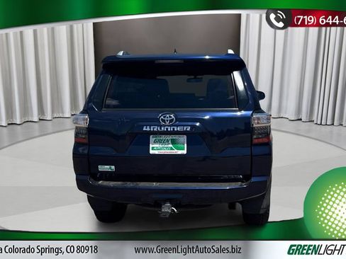 Used 2017 Toyota 4Runner SR5 AWD/4WD image 4