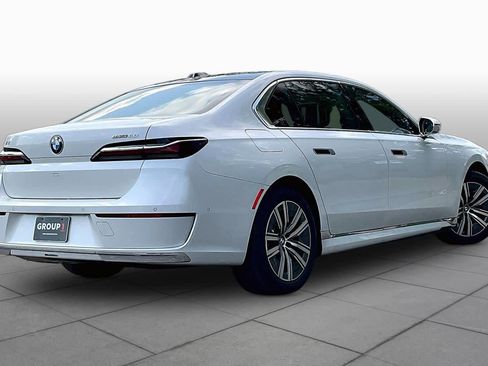Used 2024 BMW i7 eDrive50 RWD image 12