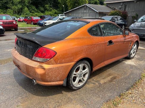 Used 2006 Hyundai Tiburon SE image 10