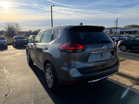 Used 2017 Nissan Rogue S AWD/4WD image 6