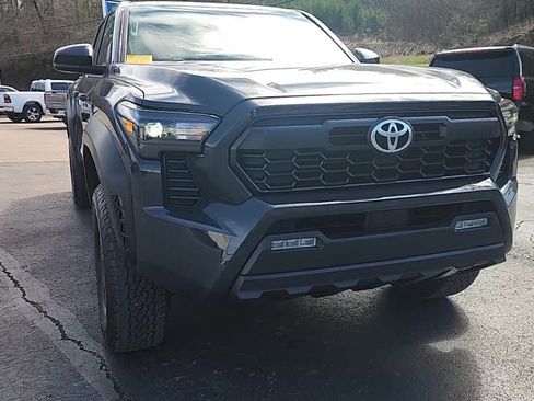 Used 2025 Toyota Tacoma TRD Off-Road image 1