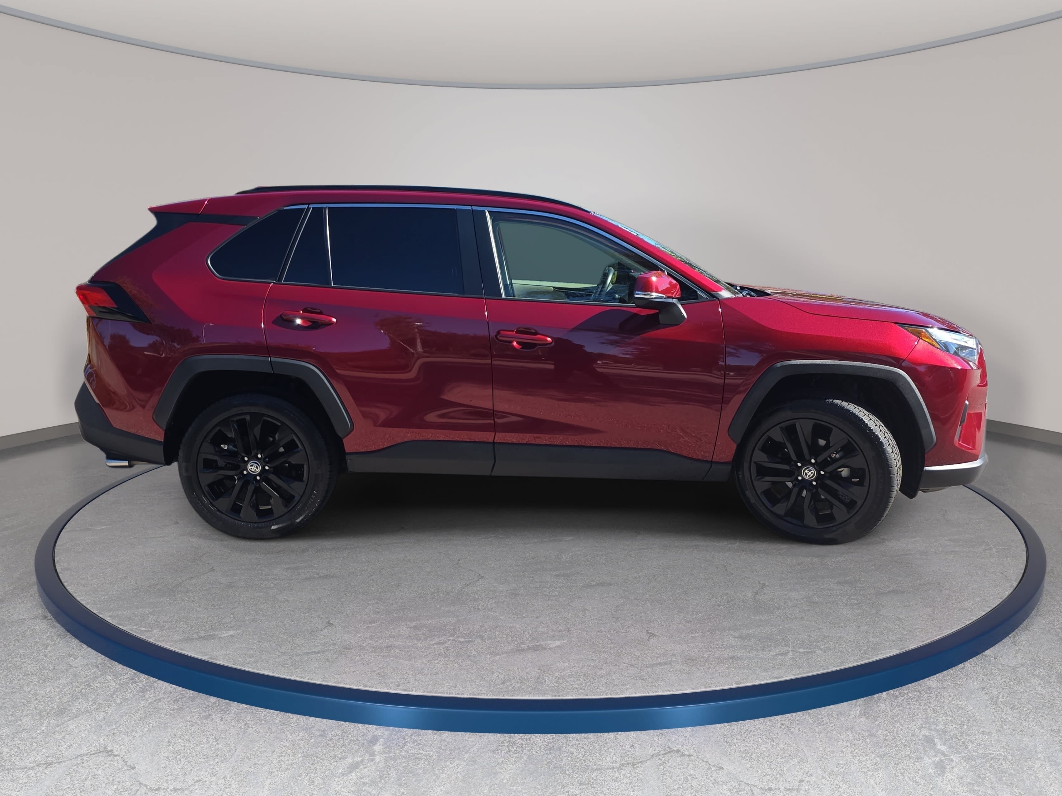 Used 2023 Toyota RAV4 XLE Premium FWD image 4