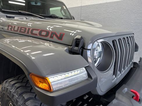 Used 2022 Jeep Wrangler Unlimited Rubicon w/ LED Lighting Group AWD/4WD image 39
