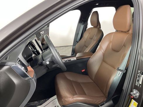 Used 2023 Volvo XC60 B5 Plus w/ Protection Package Premier image 14