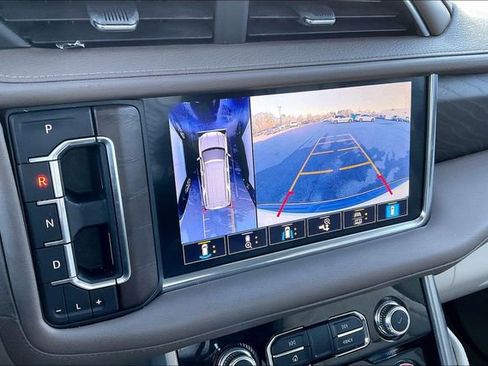 Used 2021 GMC Yukon XL Denali w/ Denali Premium Package image 11