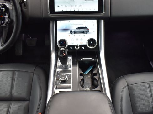 Used 2019 Land Rover Range Rover Sport HSE image 17