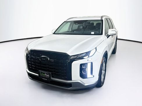 Used 2025 Hyundai Palisade SEL FWD image 3