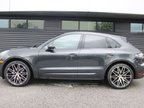 Used 2025 Porsche Macan image 2