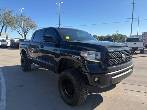 Used 2017 Toyota Tundra SR5 w/ SR5 Upgrade Package image 4