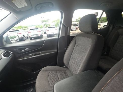 Used 2024 Chevrolet Equinox LT AWD/4WD image 24