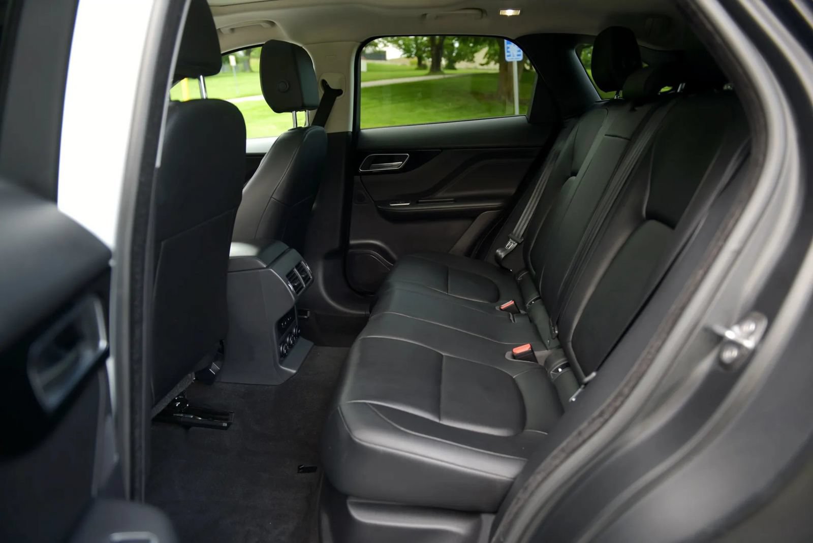 Used 2018 Jaguar F-PACE Premium AWD/4WD image 54