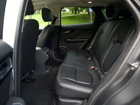 Used 2018 Jaguar F-PACE Premium AWD/4WD image 54