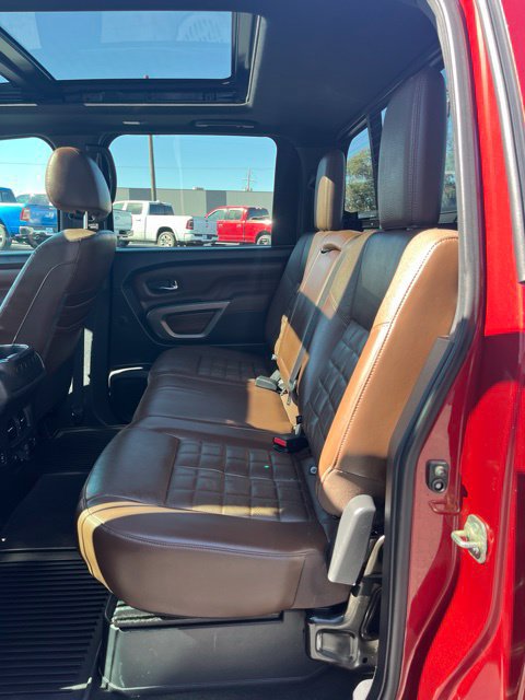 Used 2021 Nissan Titan 4x4 Crew Cab image 27