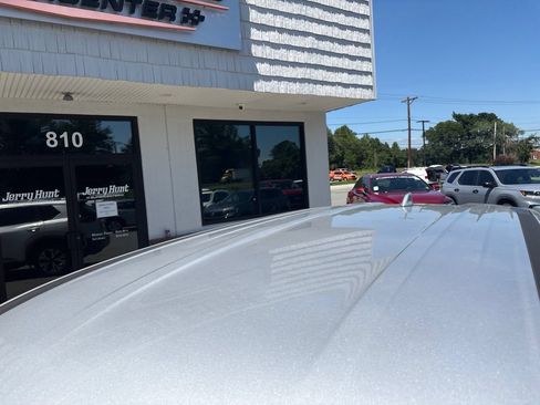Used 2022 Nissan Rogue SV FWD image 11