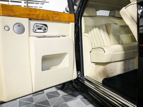 Used 2006 Rolls-Royce Phantom Sedan image 27
