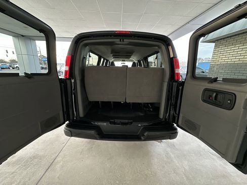 Used 2025 Chevrolet Express 3500 LS RWD image 23