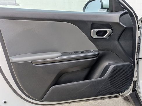 Used 2025 Kia K4 LXS image 11