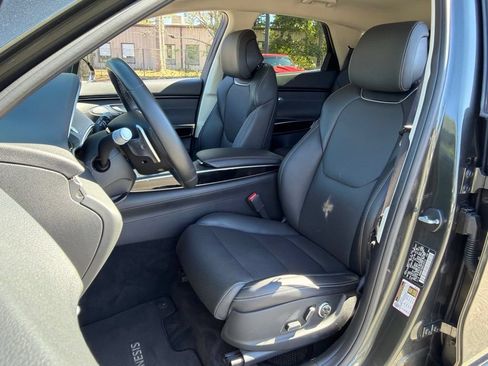 Used 2025 Genesis GV70 2.5T AWD/4WD image 18