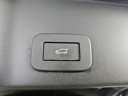 Used 2024 Land Rover Range Rover Evoque S AWD/4WD image 13
